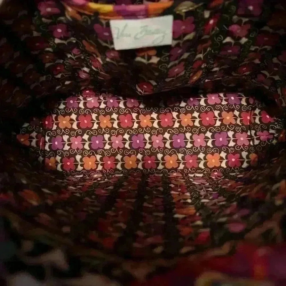Vera Bradley Suzani Tote Bag.  Previously Owned in Excellent Condition. - Picture 6 of 6